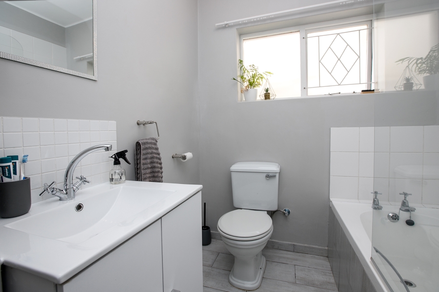 2 Bedroom Property for Sale in Fish Hoek Western Cape